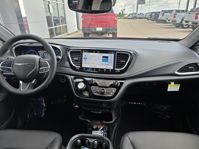 2026 Chrysler Pacifica photo 27
