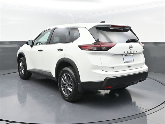 2026 Nissan Rogue S photo 4