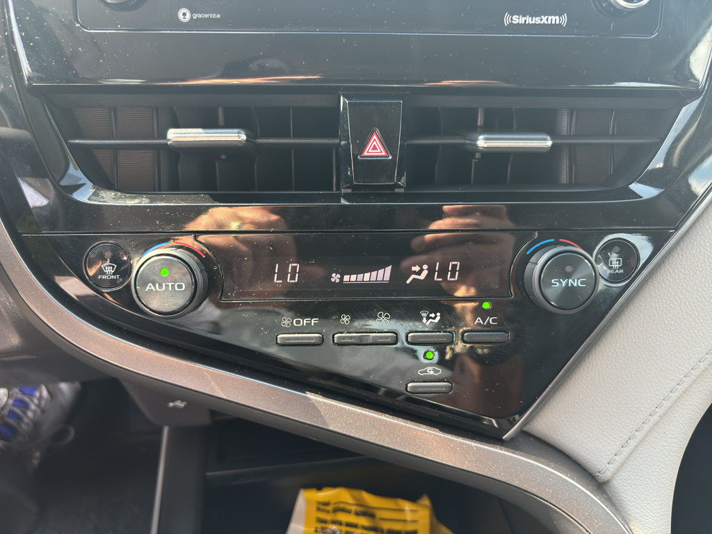 2022 Toyota Camry LE photo 7