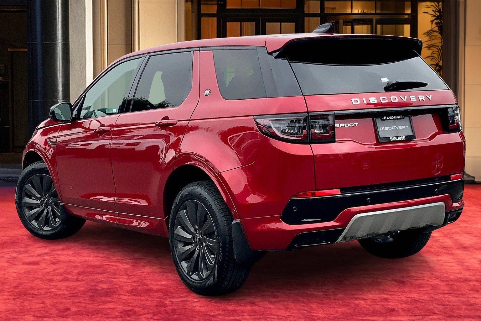 2025 Land Rover Discovery Sport S photo 3