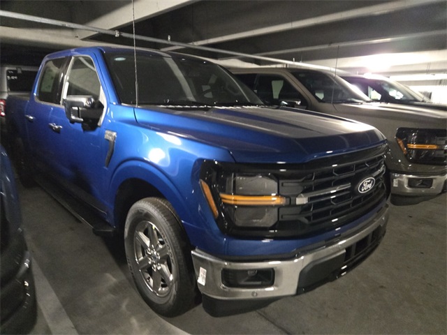 2025 Ford F-150 XLT photo 2