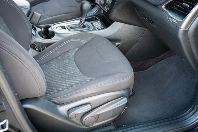 2019 Jeep Cherokee Latitude photo 28