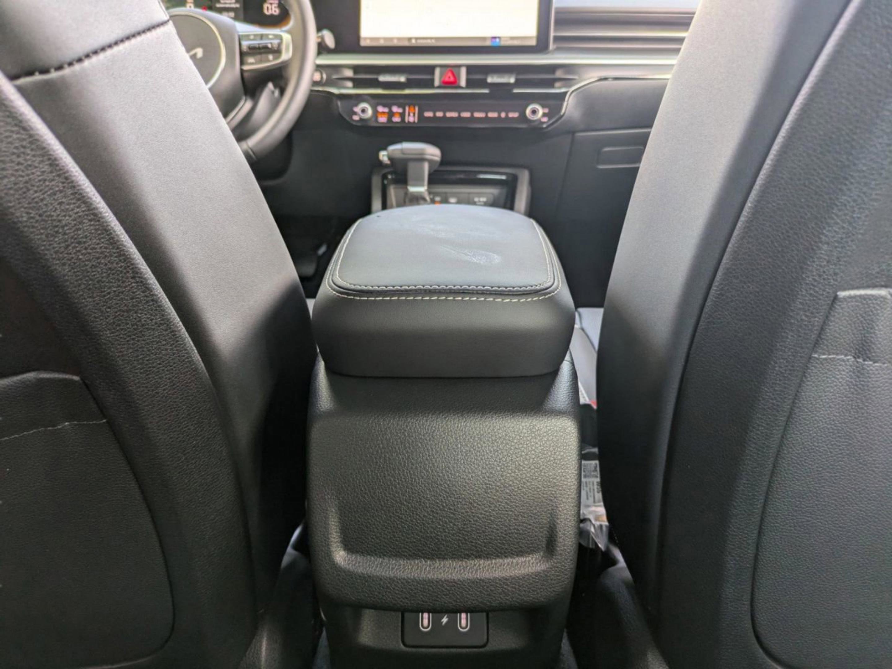 2025 Kia K5 GT-Line photo 14