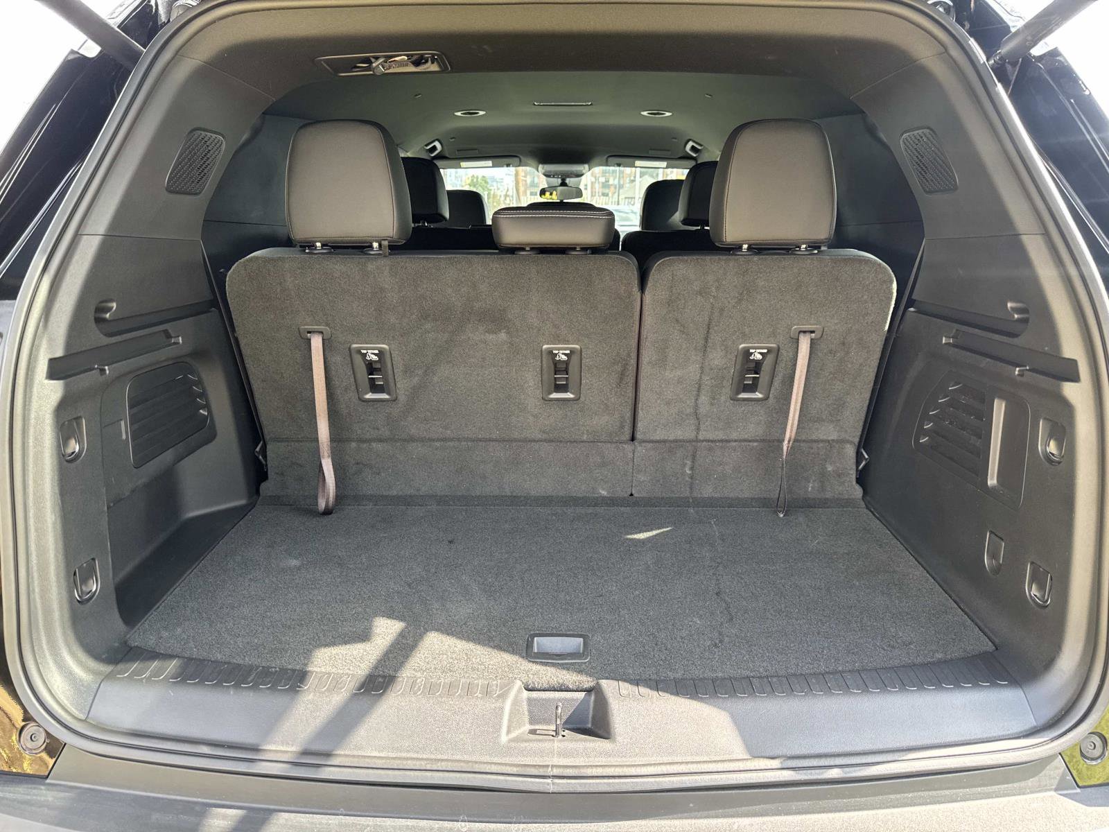 2025 Chevrolet Traverse photo 7
