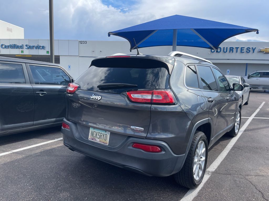 2015 Jeep Cherokee Latitude photo 3