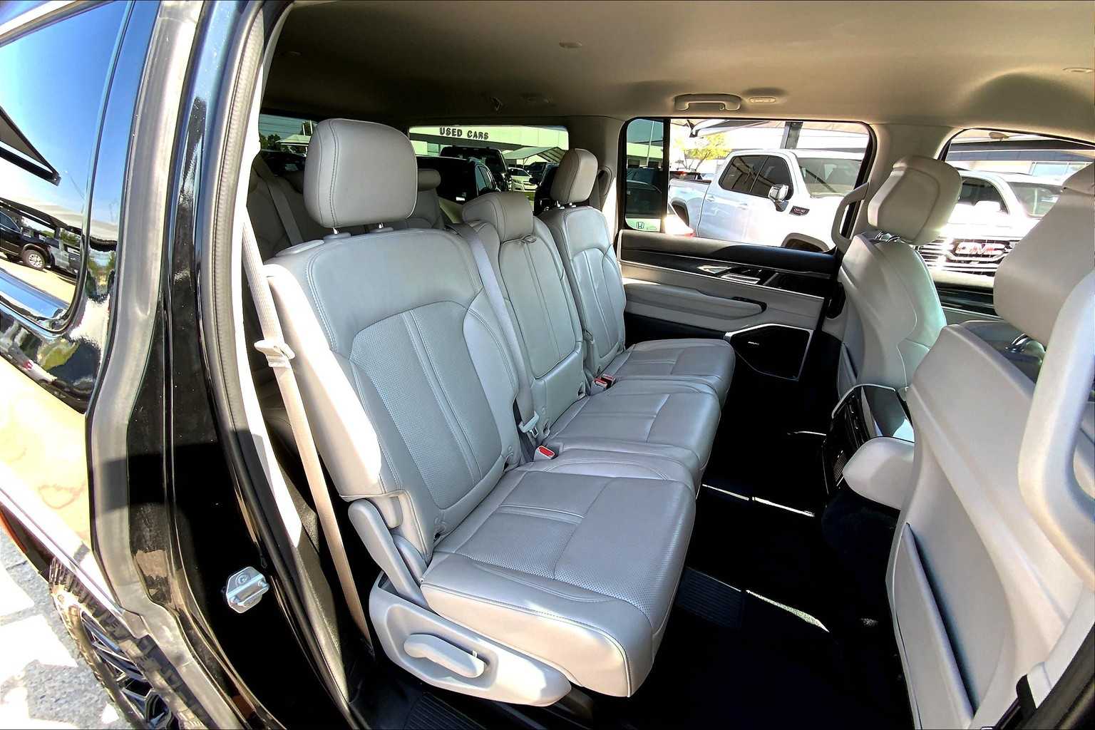 2022 Jeep Wagoneer Series I photo 19