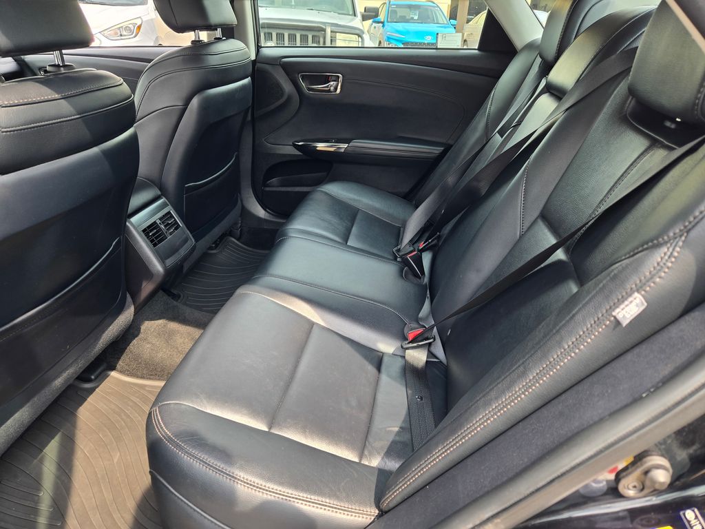 2016 Toyota Avalon Touring photo 14