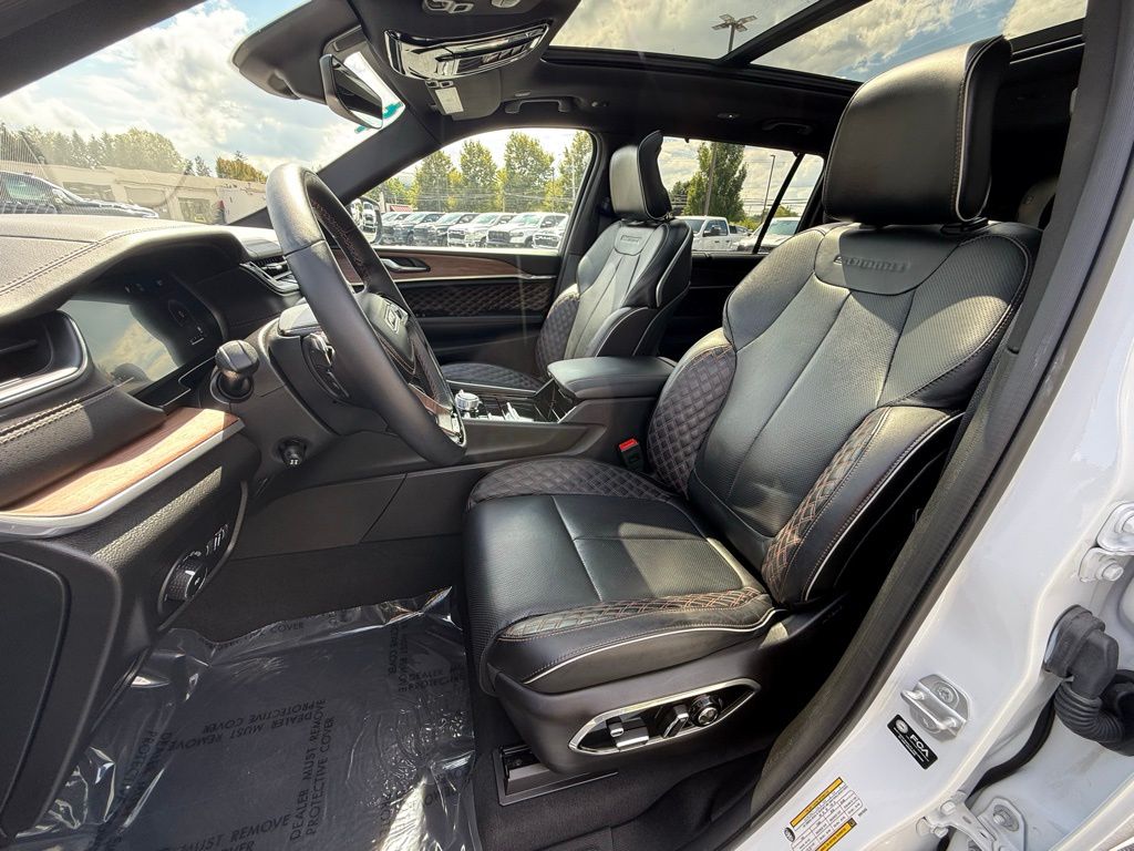 2024 Jeep Grand Cherokee L Summit photo 12