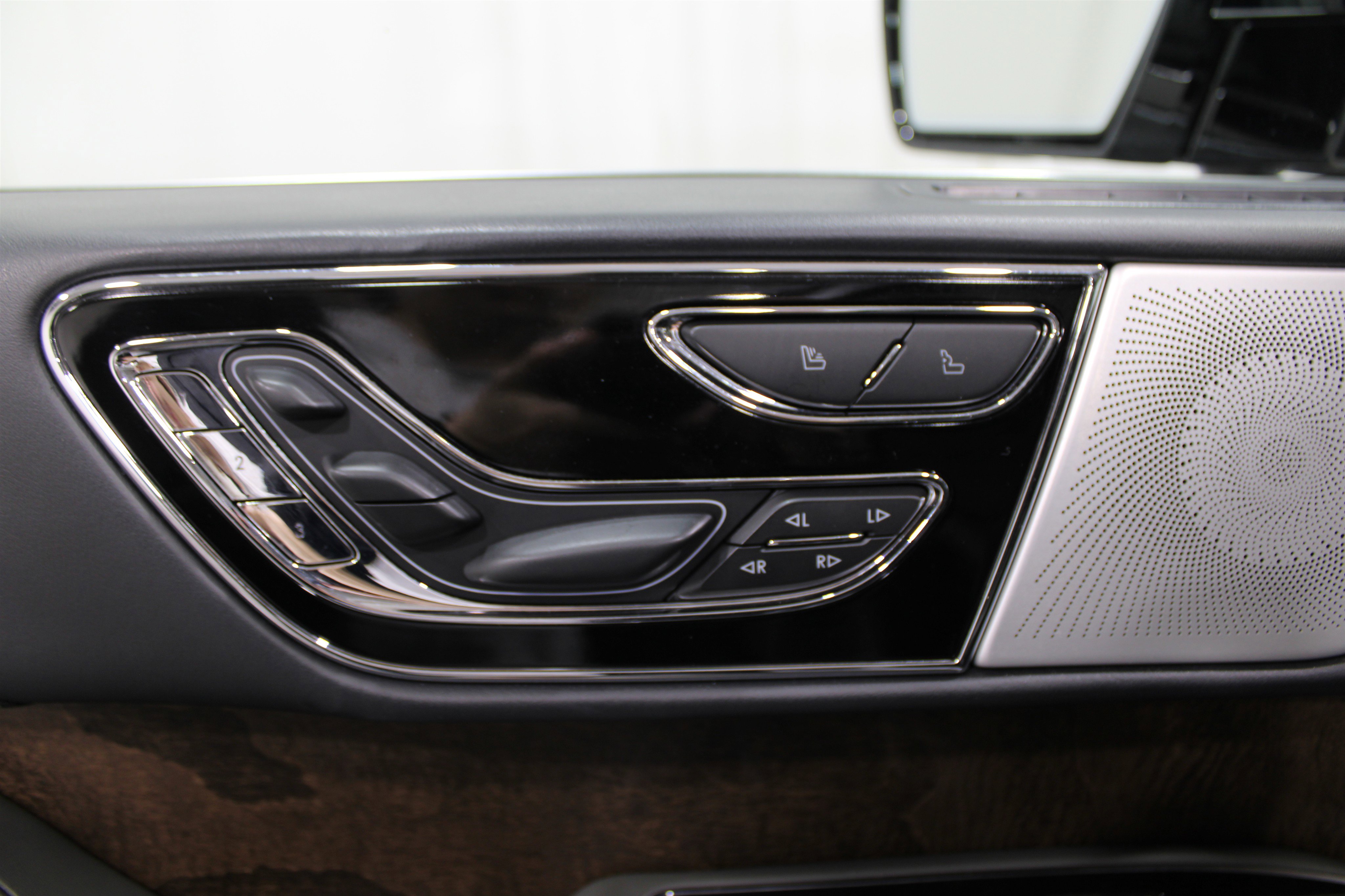 2022 Lincoln Navigator Black Label photo 6