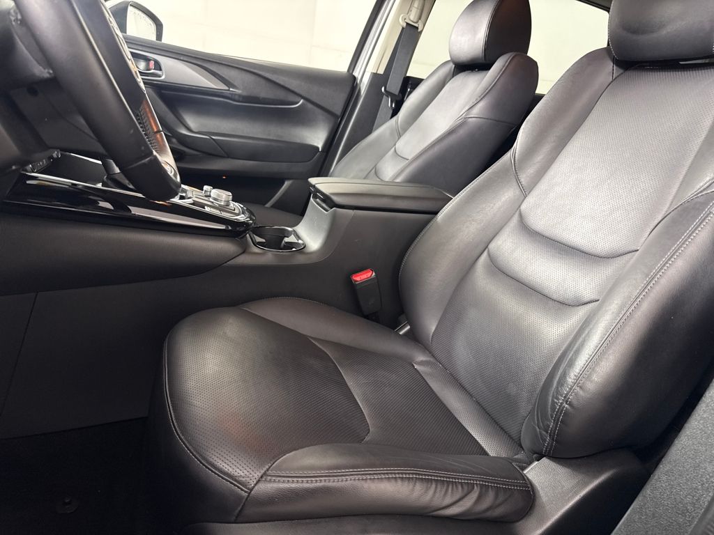 2021 Mazda CX-9 Touring photo 7
