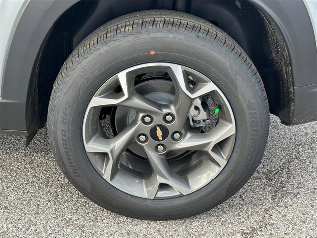 2026 Chevrolet Trax LT photo 2