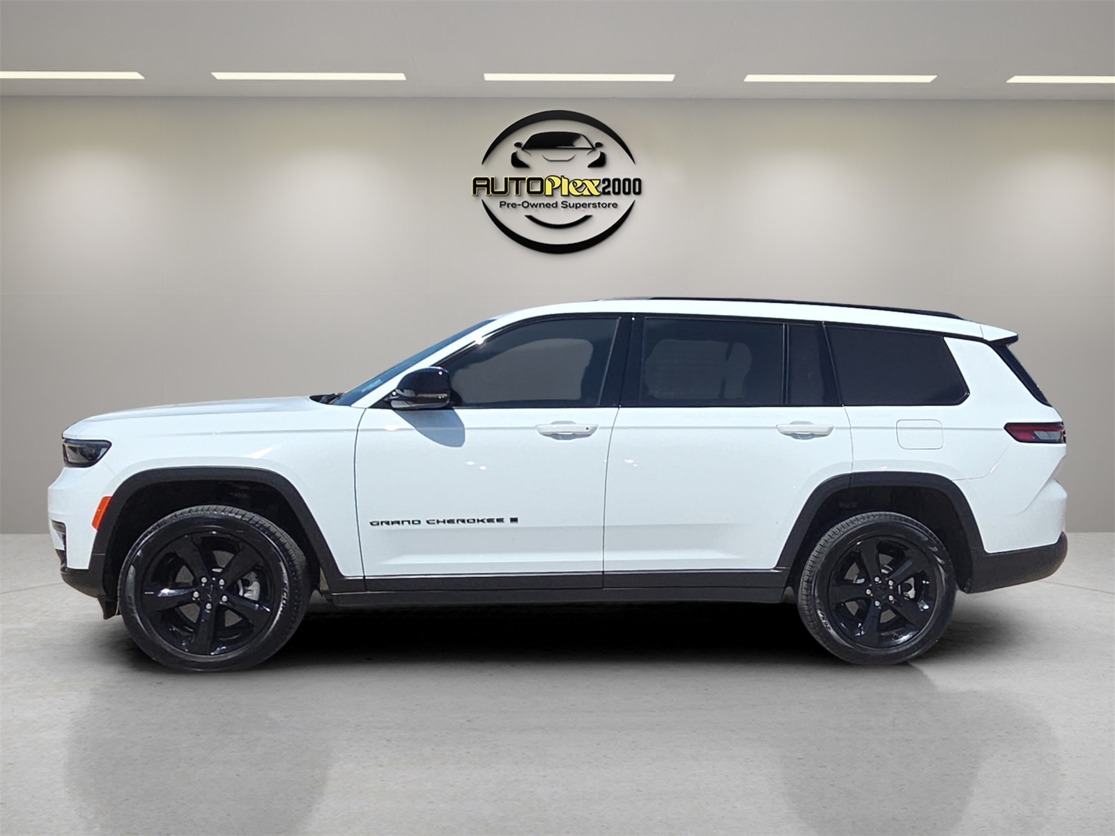 2024 Jeep Grand Cherokee Limited photo 3