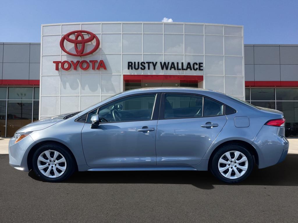 2023 Toyota Corolla LE's photo