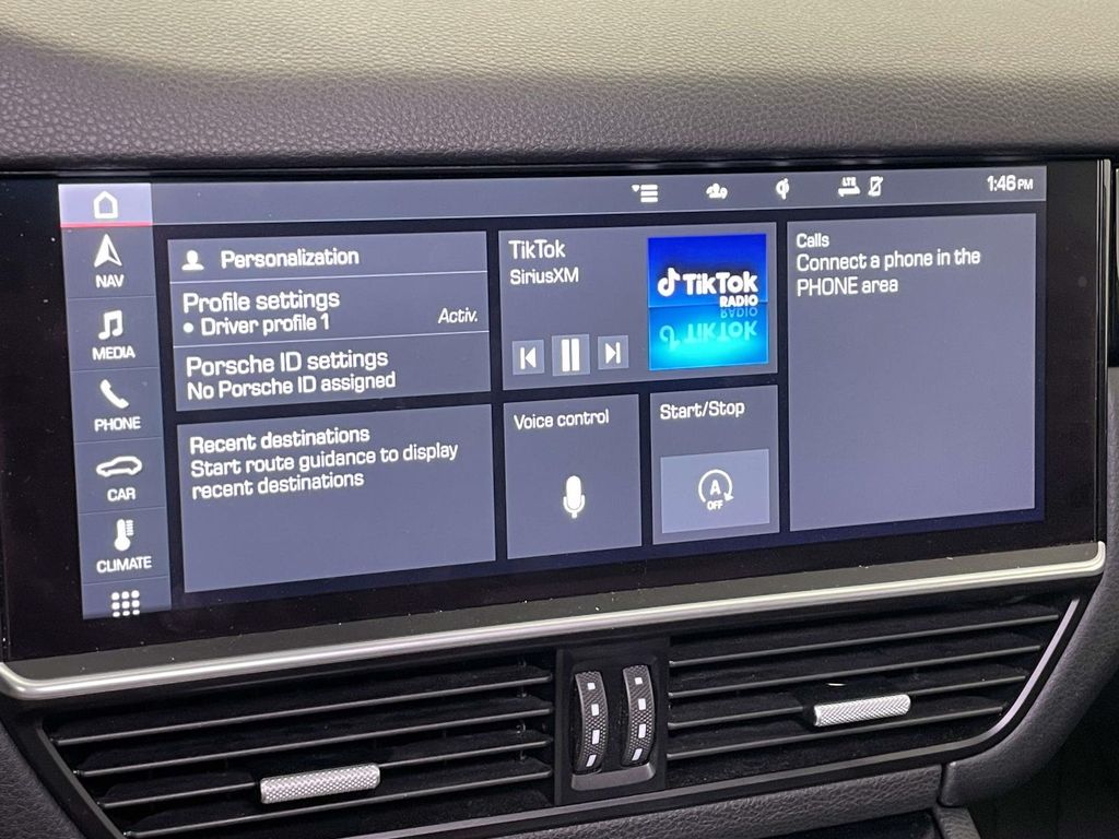 2020 Porsche Cayenne Base photo 25