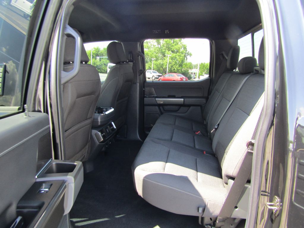 2023 Ford F-150 XLT photo 11