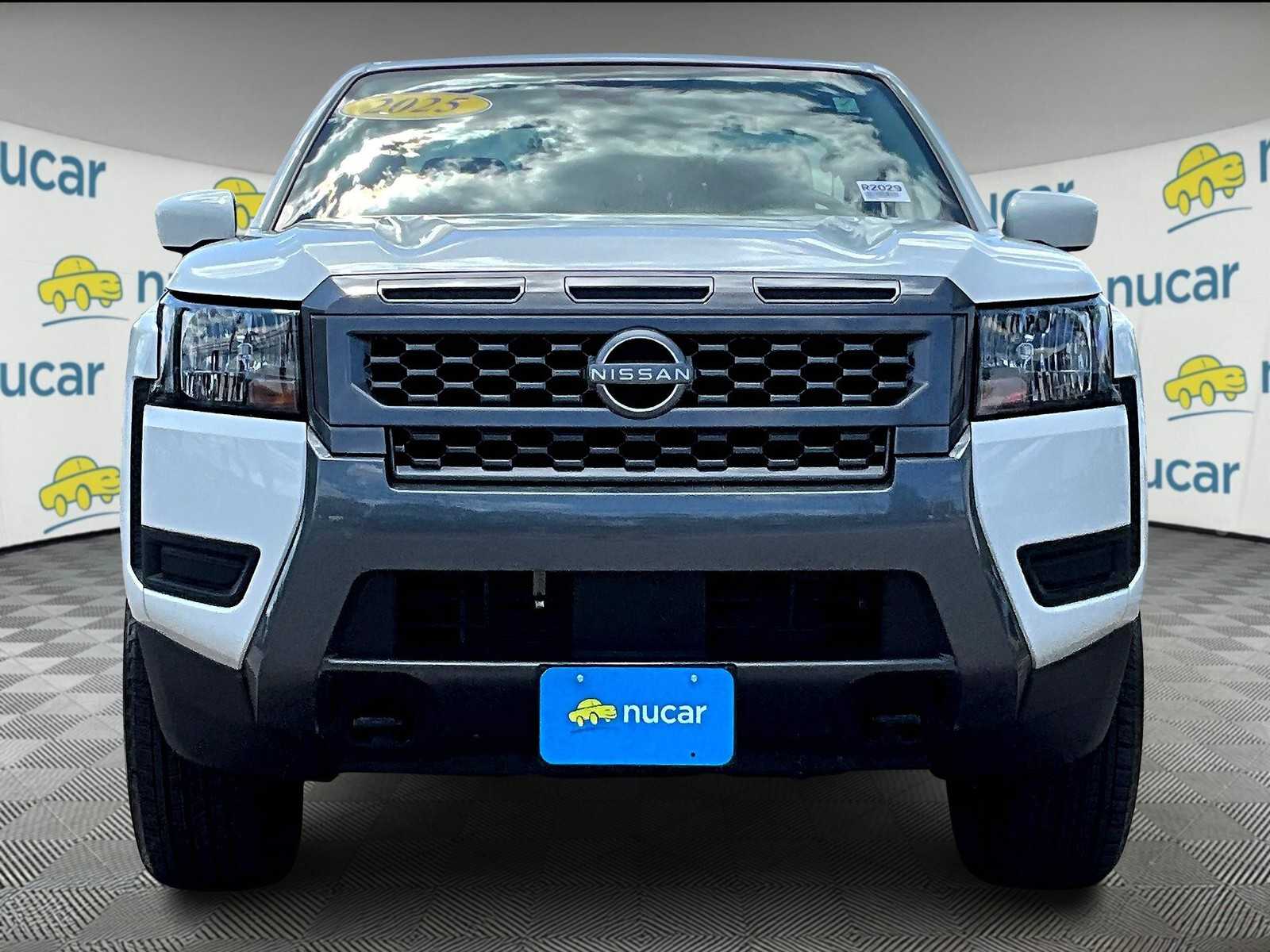 2025 Nissan Frontier SV photo 2