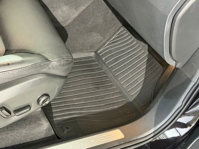 2016 Volvo XC90 T6 Momentum photo 30