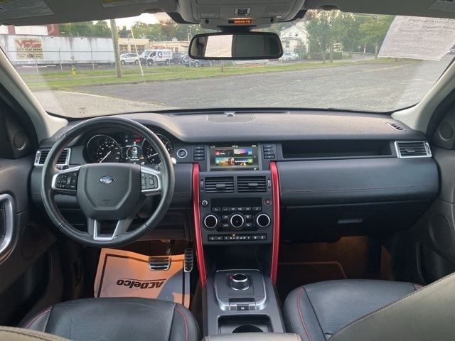 2019 Land Rover Discovery Sport HSE photo 17