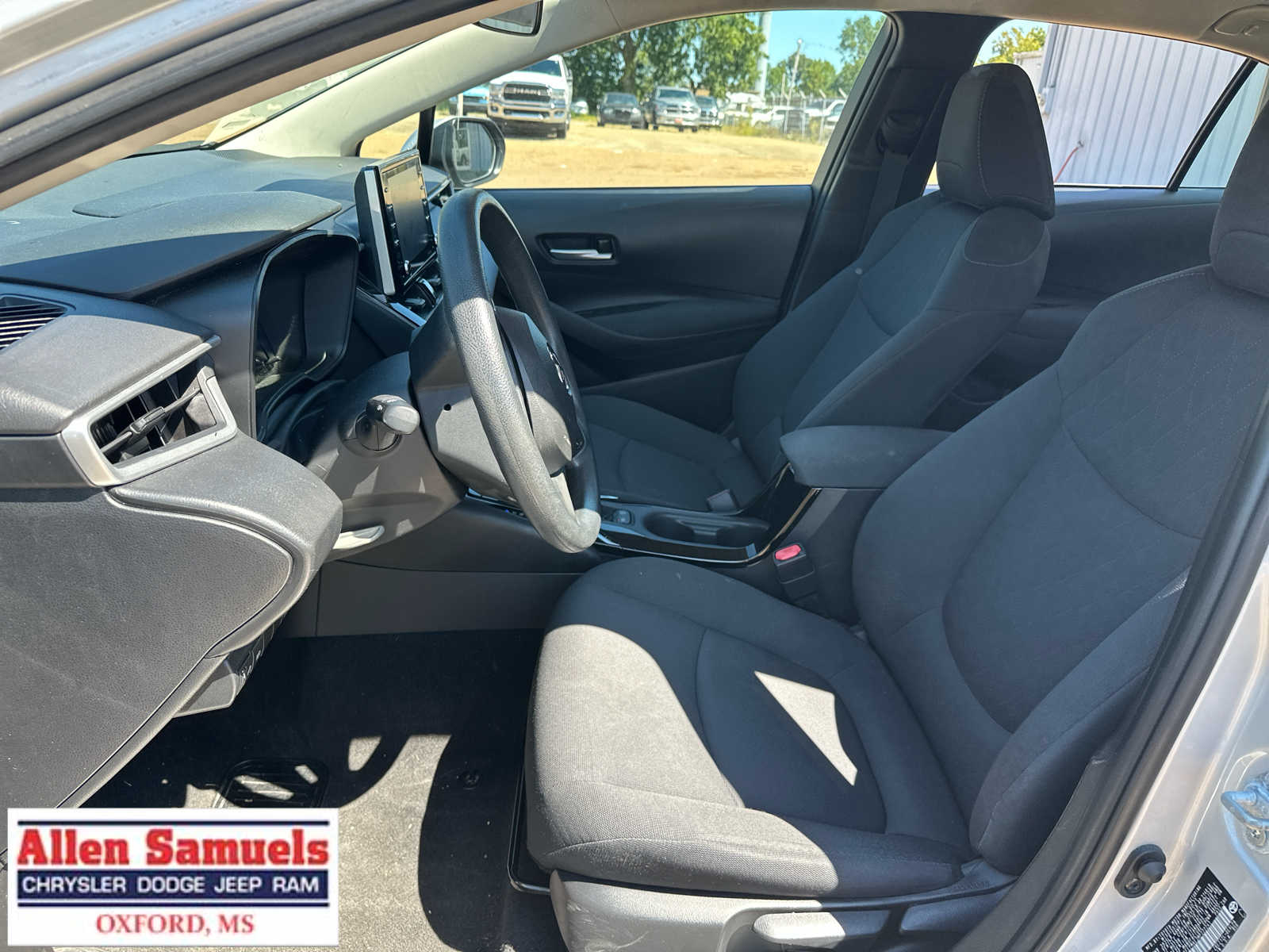 2021 Toyota Corolla LE photo 10