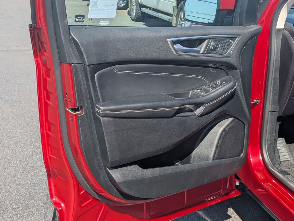 2024 Ford Edge Titanium photo 10