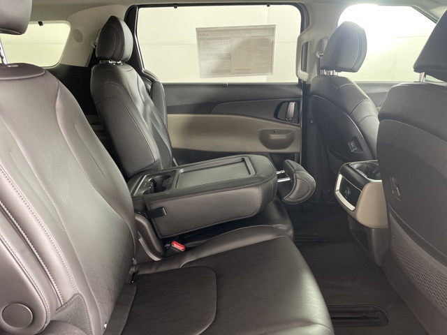 2026 Kia Carnival EX photo 16
