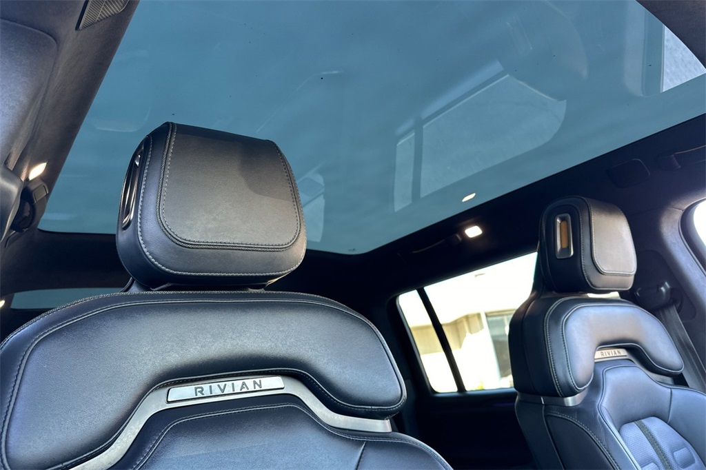 2023 Rivian R1S Adventure photo 17
