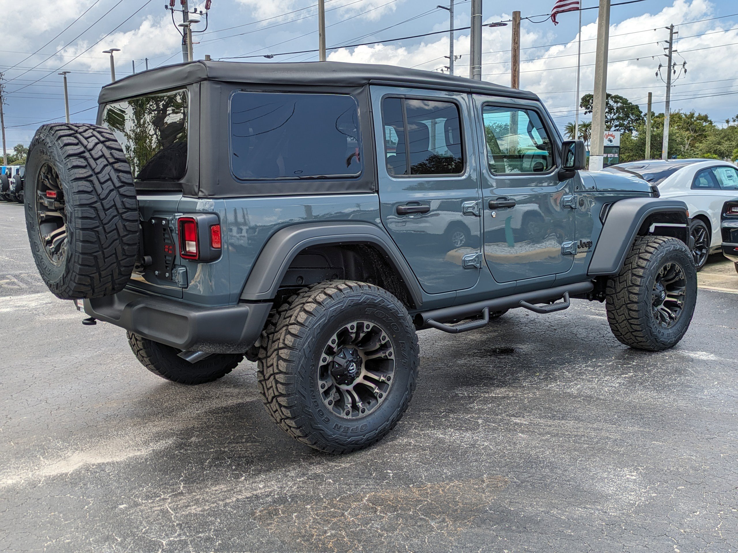2025 Jeep Wrangler Sport photo 4