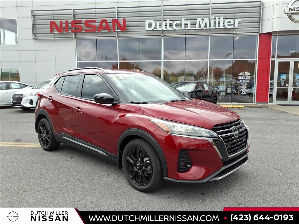 2022 Nissan Kicks SR