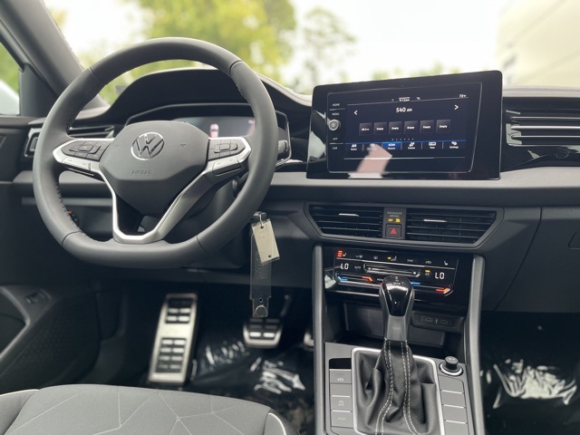 2026 Volkswagen Jetta Sport photo 4