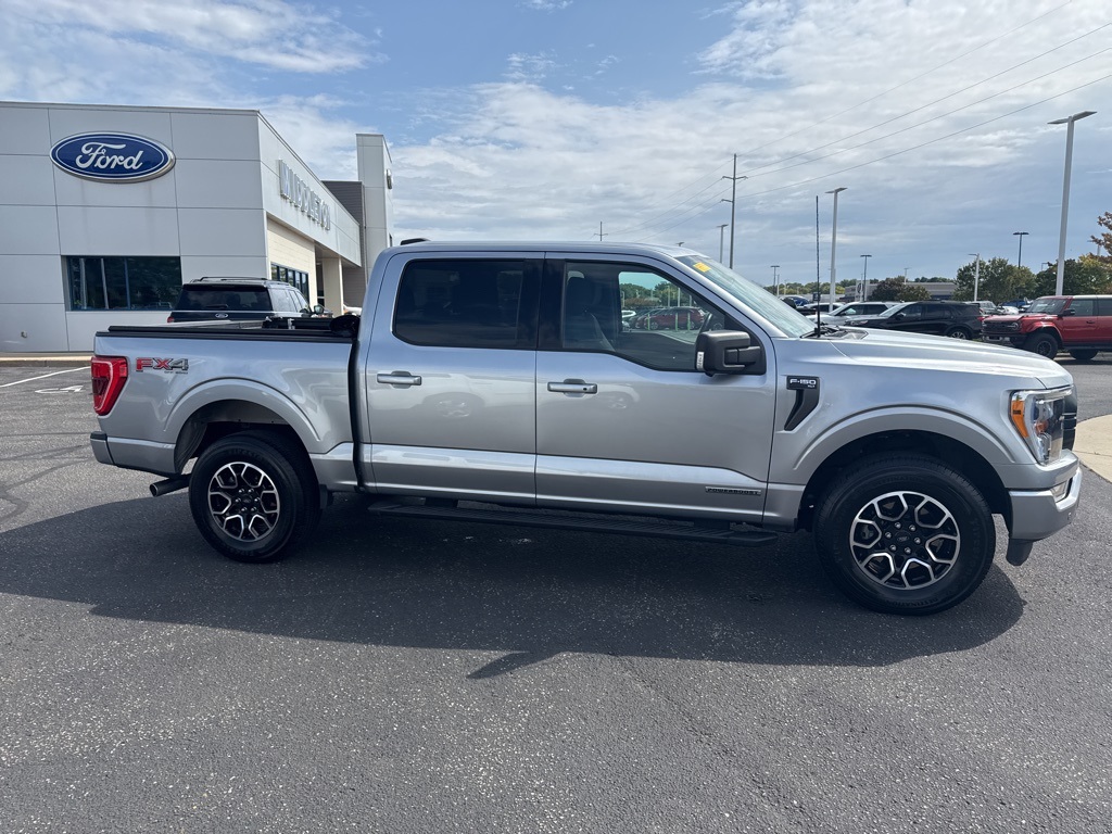 2022 Ford F-150 XLT photo 2