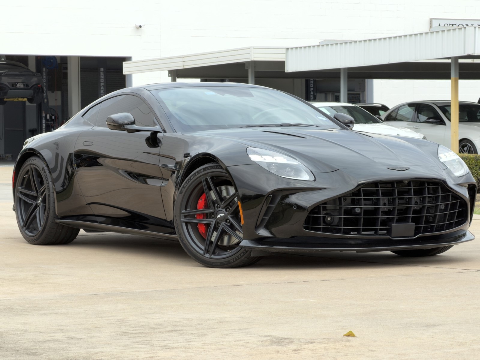 2025 Aston Martin Vantage Base