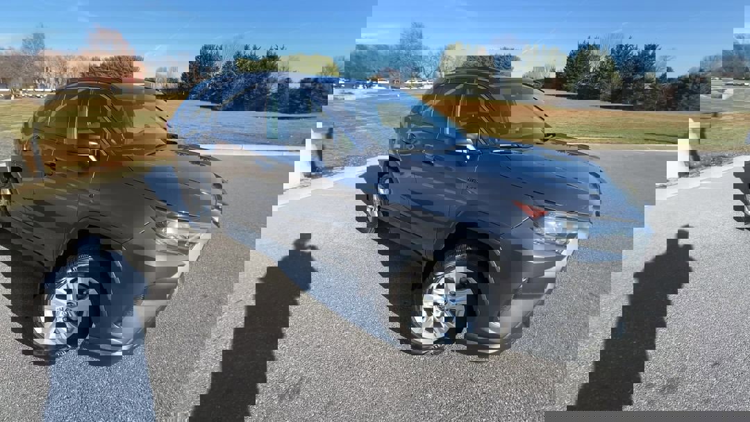 2021 Toyota RAV4 Hybrid LE photo 2