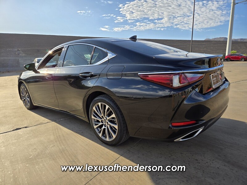 2019 Lexus ES 350 photo 4