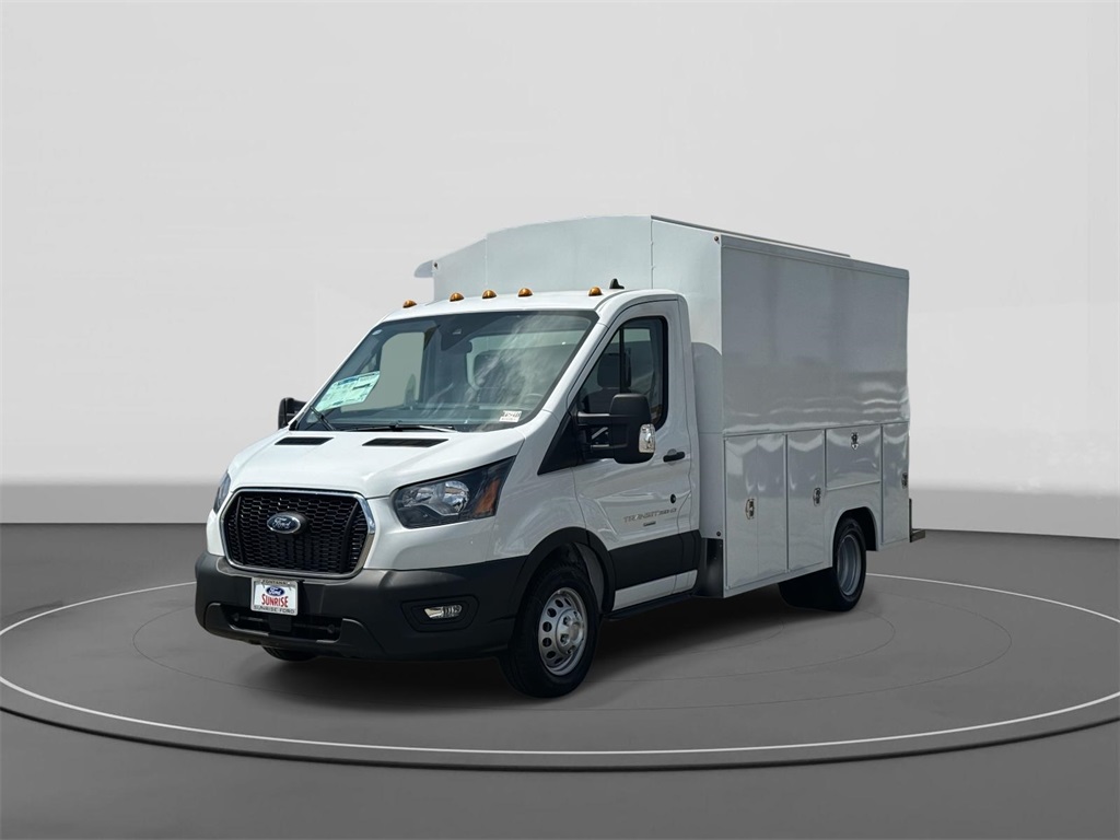 2025 Ford Transit Chassis Cab Base's photo