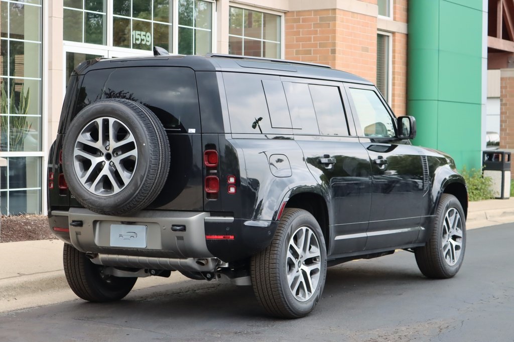 2025 Land Rover Defender 110 X-Dynamic SE photo 5