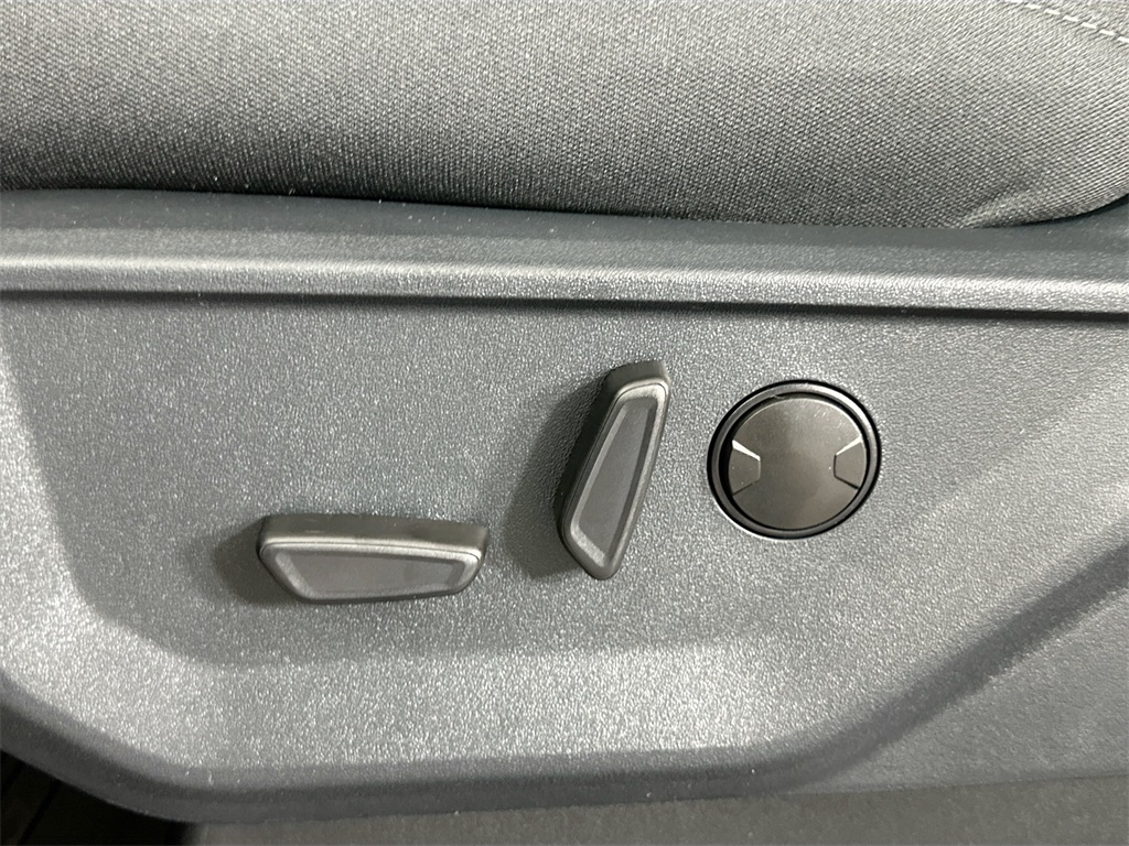 2025 Ford F-150 XLT photo 18