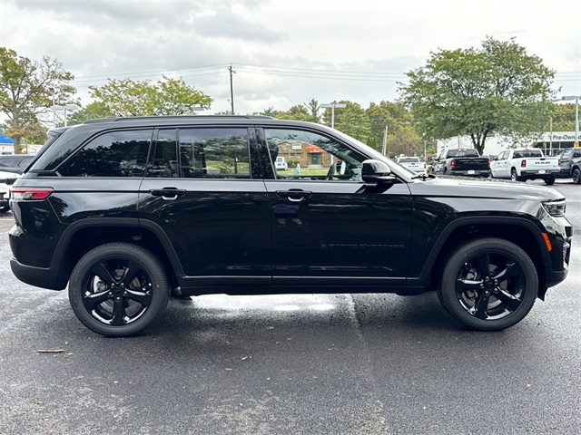2025 Jeep Grand Cherokee Altitude photo 6