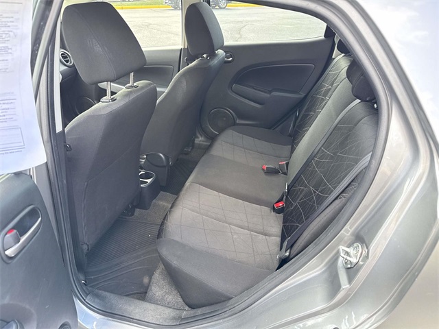 2012 Mazda Mazda2 Sport photo 14