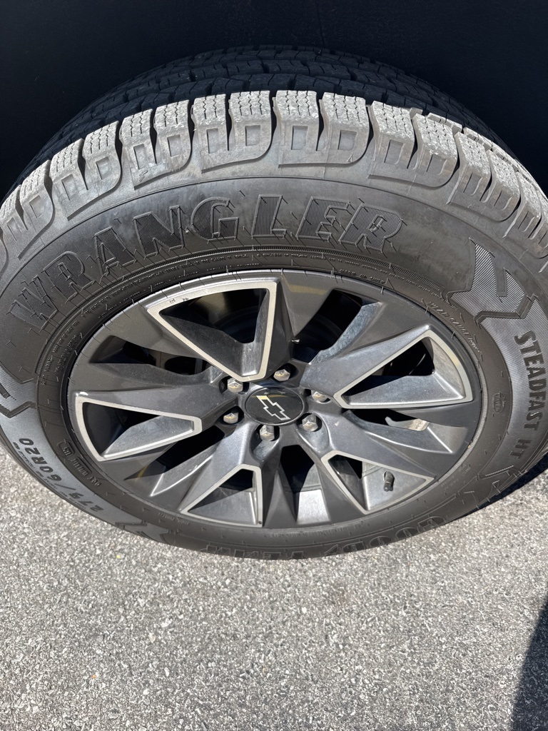 2021 Chevrolet Suburban Z71 photo 4
