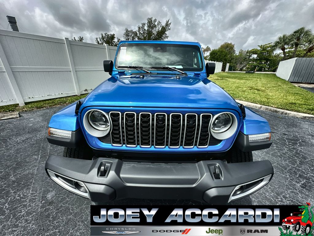 2025 Jeep Wrangler Sahara photo 3
