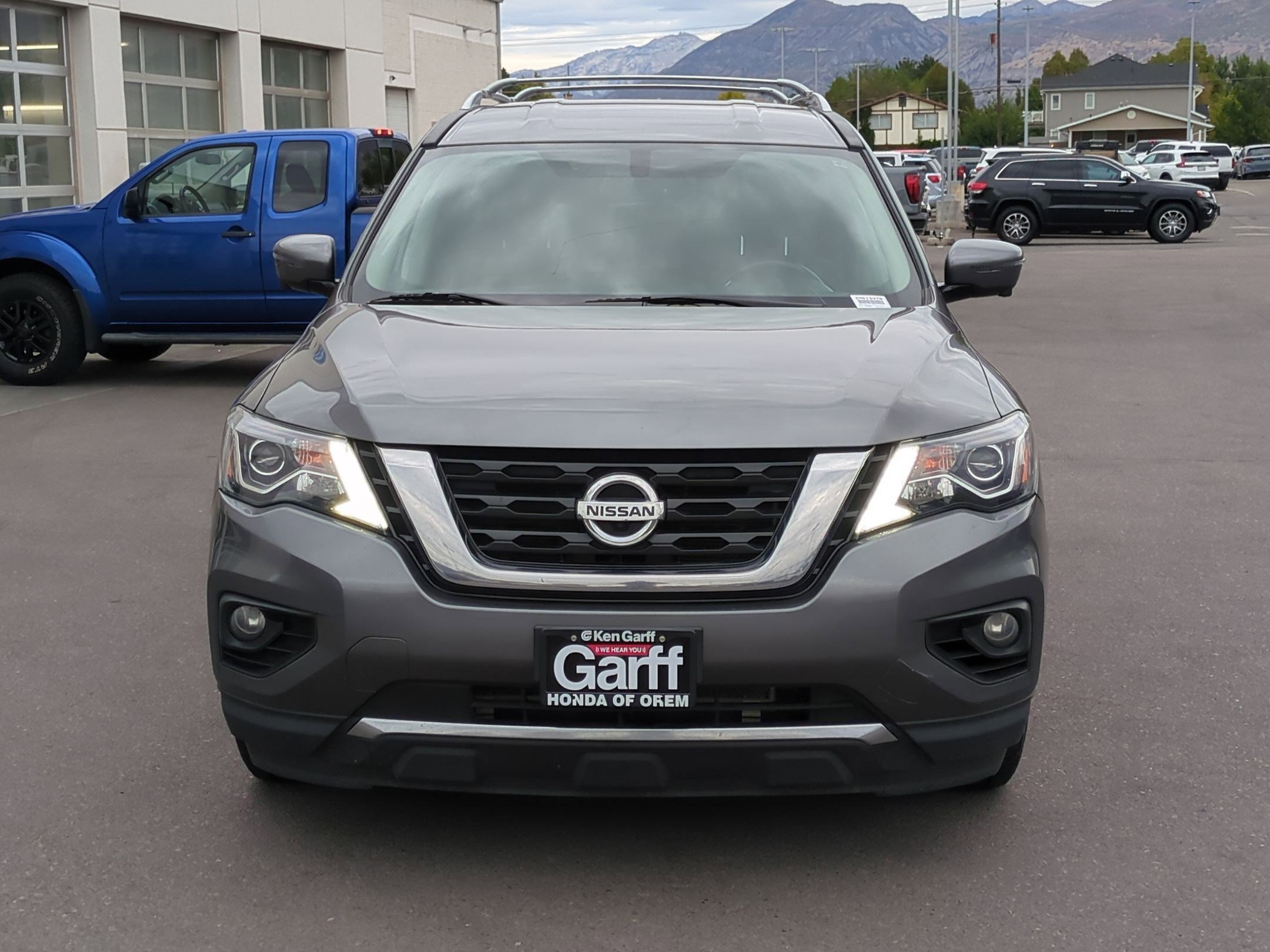 2019 Nissan Pathfinder SL photo 8