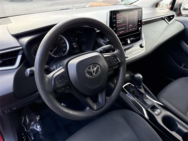 2020 Toyota Corolla LE photo 2