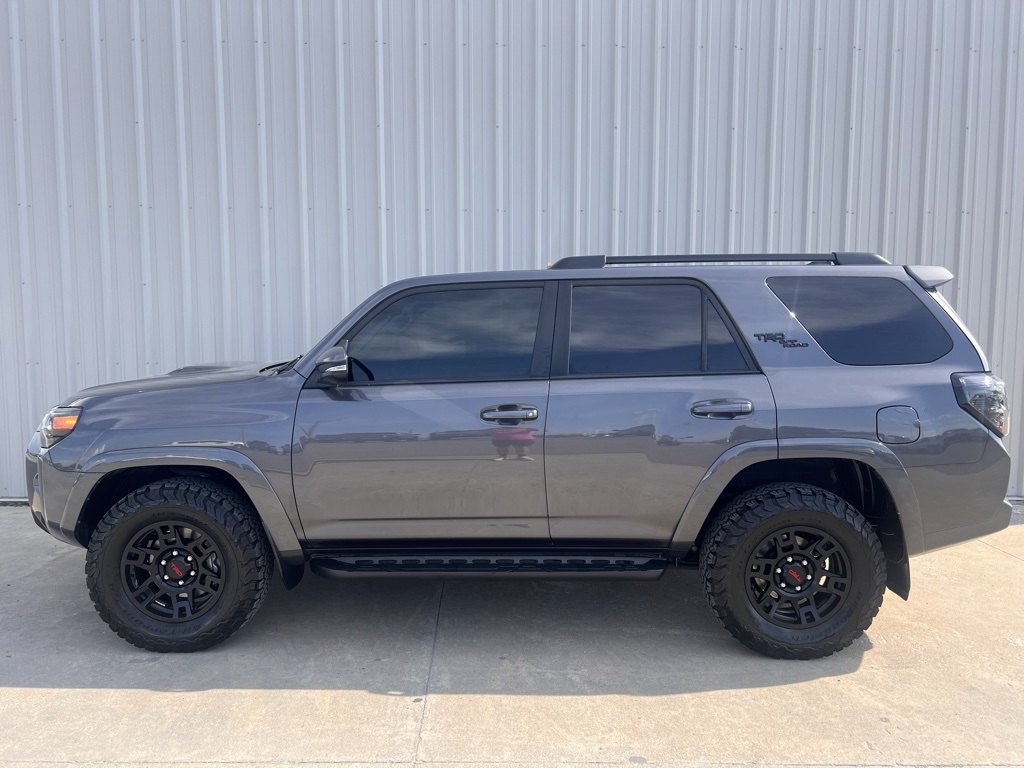 2023 Toyota 4Runner TRD Off-Road Premium photo 4