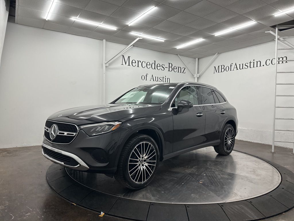 2025 Mercedes Benz GLC 300 photo 3