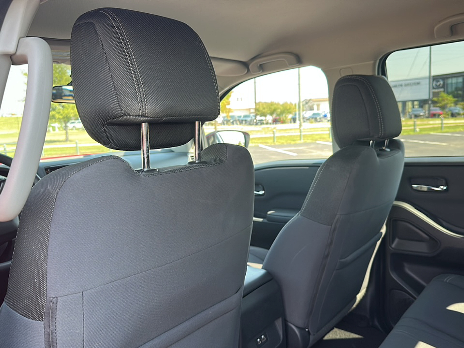 2022 Nissan Frontier SV Crew Cab photo 3