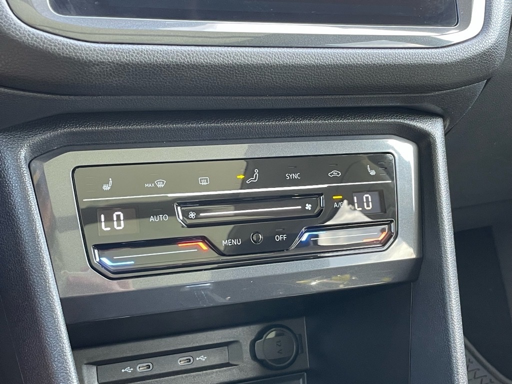 2022 Volkswagen Tiguan SE photo 13