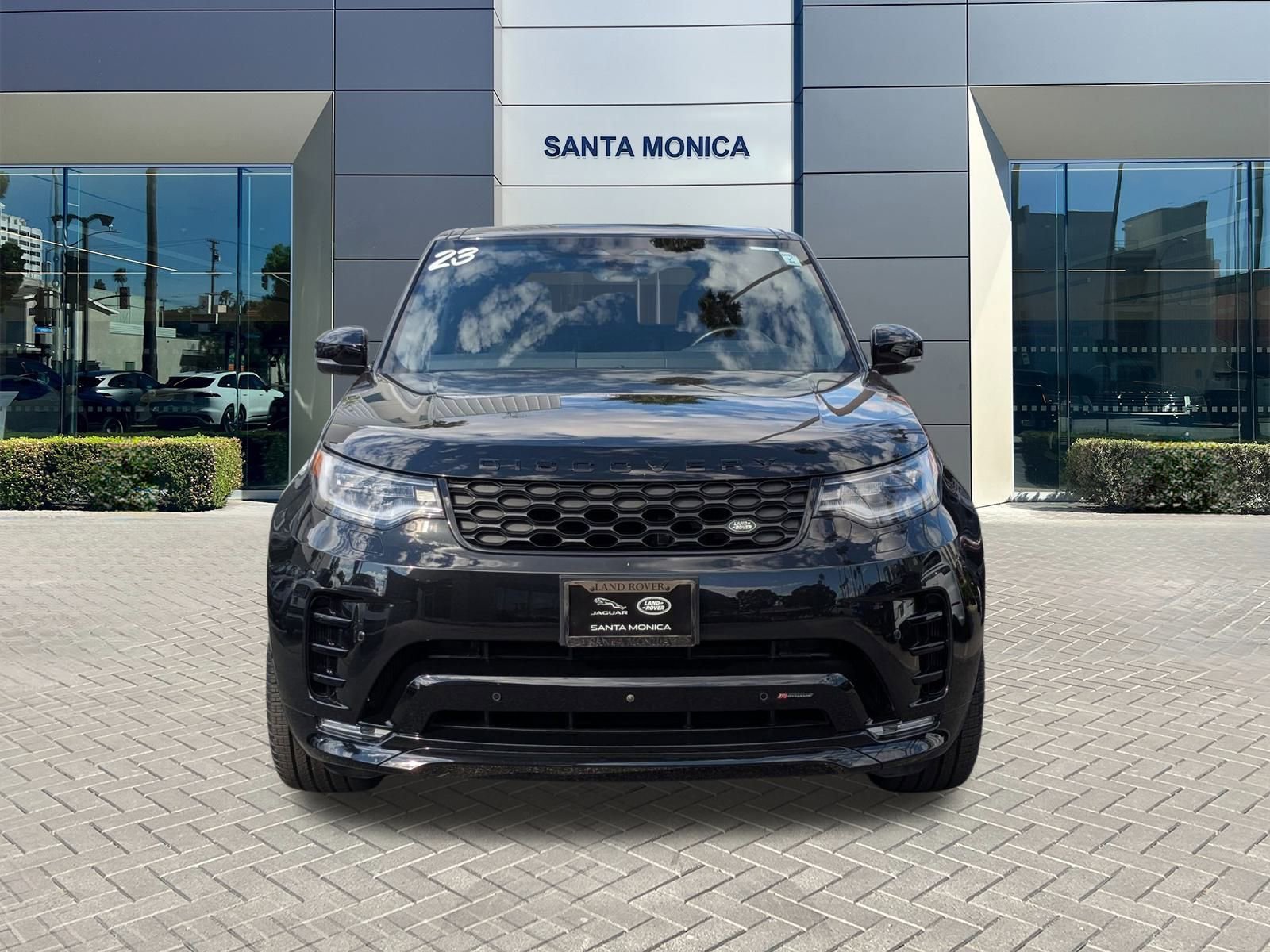 2023 Land Rover Discovery S R-Dynamic 7 Seat photo 2