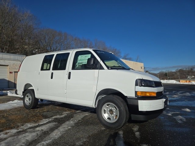 2025 Chevrolet Express Cargo Work Van's photo