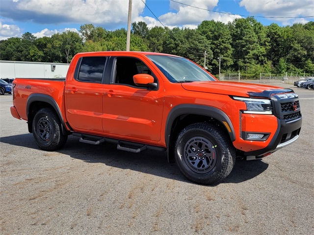2025 Nissan Frontier PRO-4X photo 2