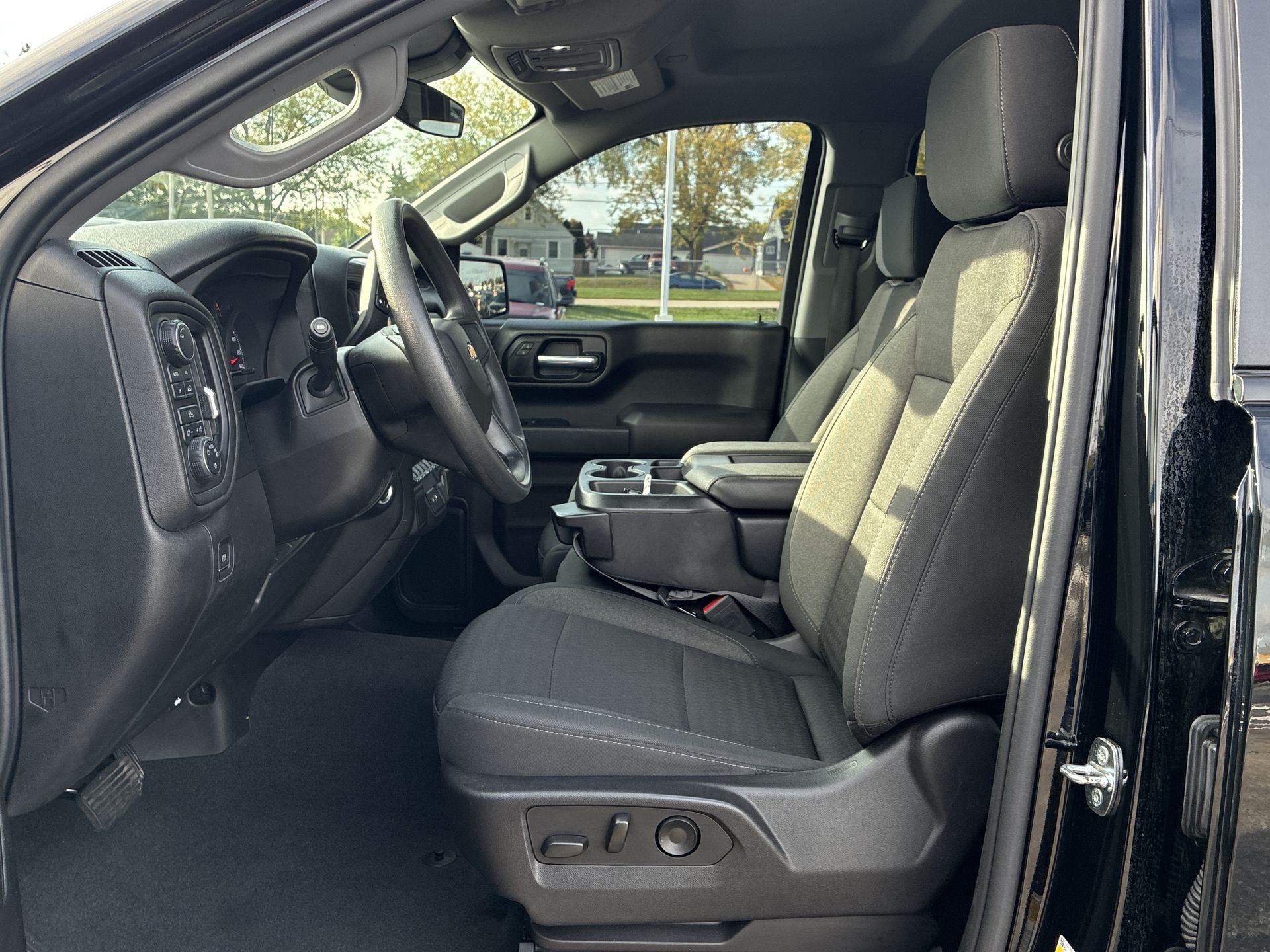 2022 Chevrolet Silverado 1500 Custom photo 17